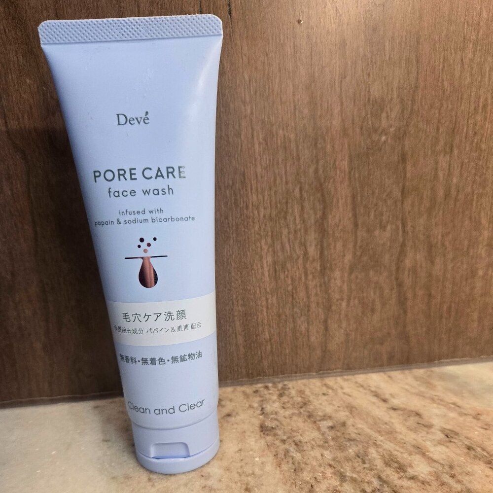 NEW Deve Pore Care face wash sealed